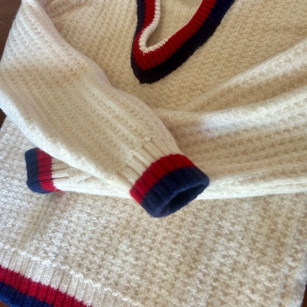 JEFF RAM by LORD JEFF VINTAGE Classic Ivory V-Neck Sweater - Woman’s - 100% Wool - Picture 2 of 9